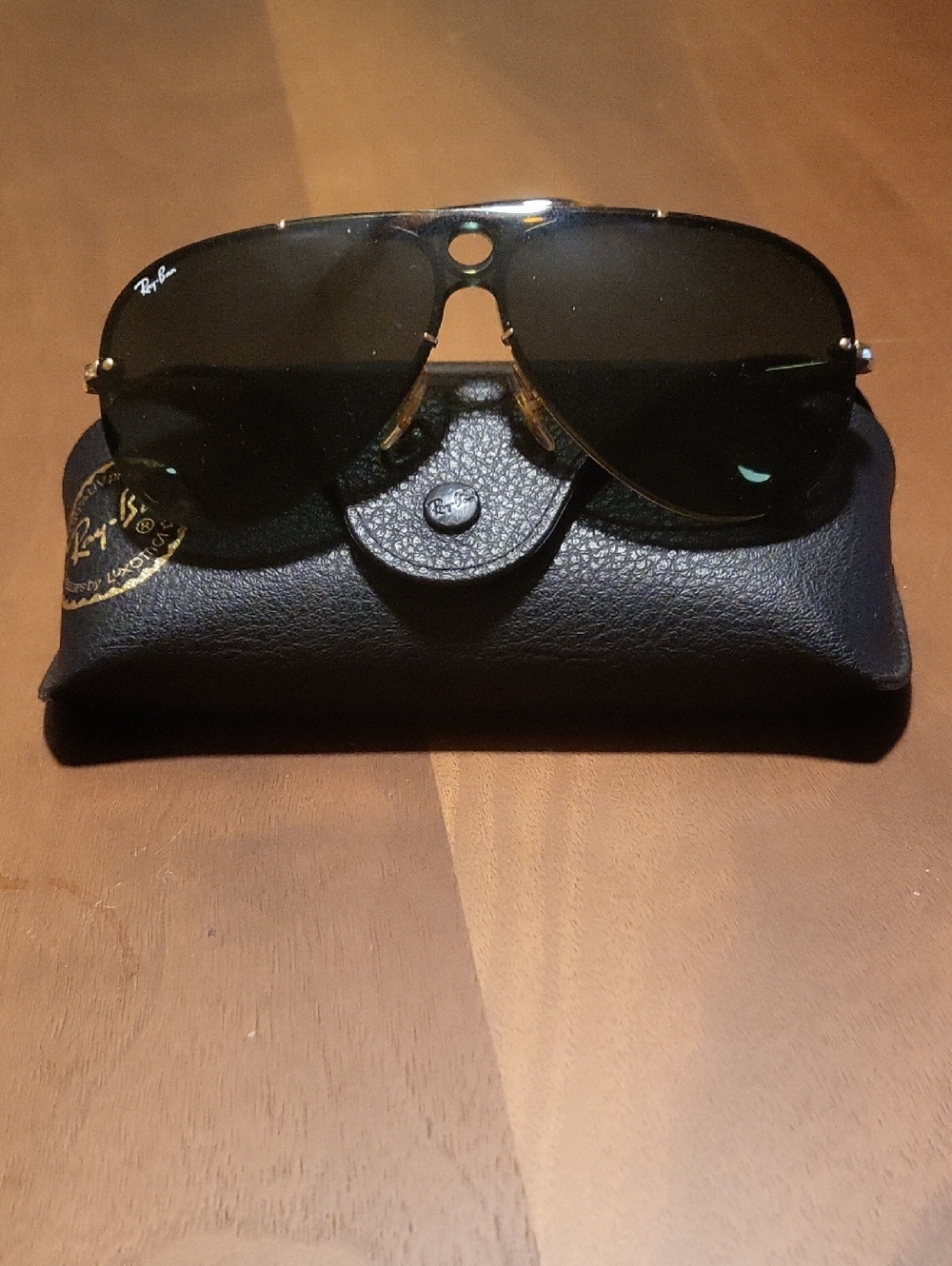 Ray-Ban Men's &Women's Gold Frame Sunglasses with Black Lenses